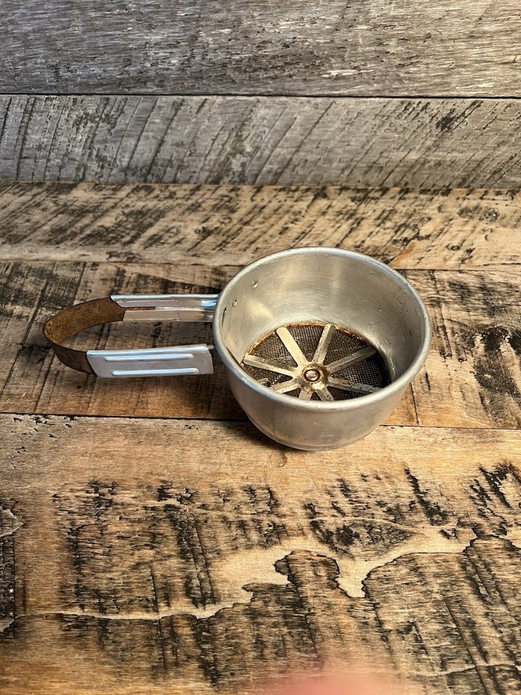 Vtg Flour Sifter With Hand Held Spring Handle (Foley Sifter MPLS)