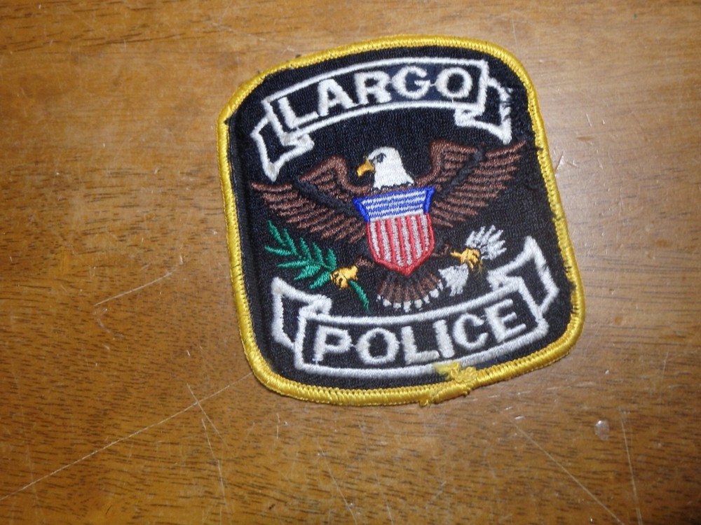 LARGO  FLORIDA  POLICE OBSOLETE PATCH  BX 25 #2