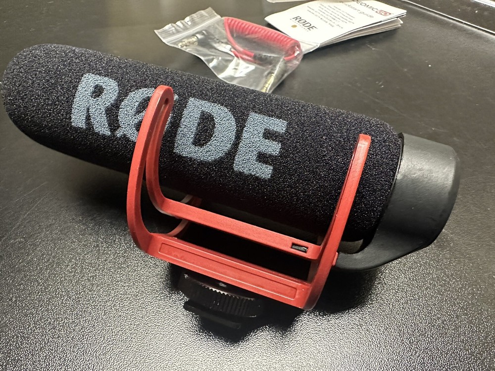 Rode VideoMic GO Camera-mount Lightweight Directional Microphone Open Box