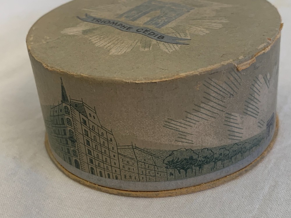 7 antique powder boxes, filled