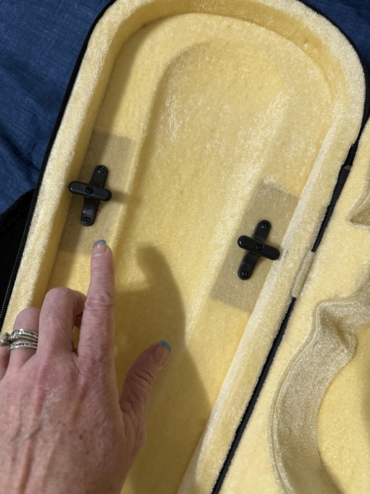 1/2 Violin Case/Gig Bag Backpack preowned nice! ￼