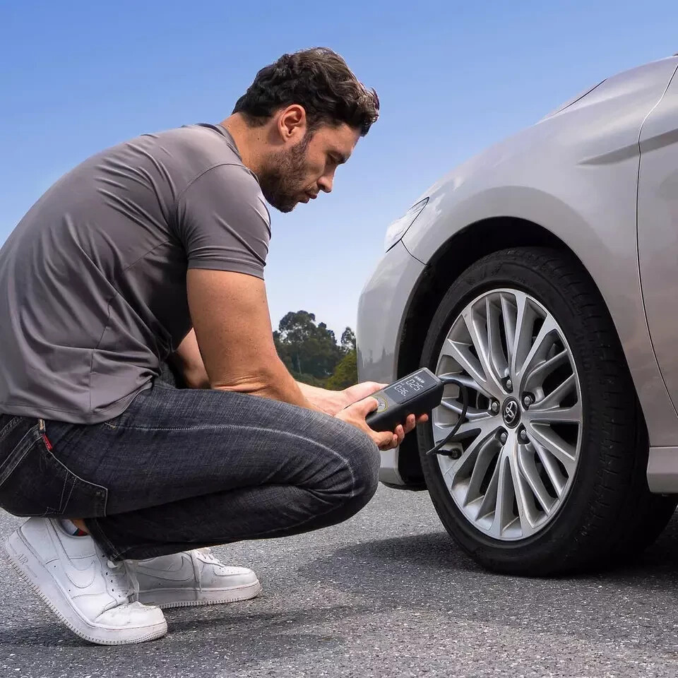 Fanttik X8 APEX Tire Inflator Portable Air Compressor