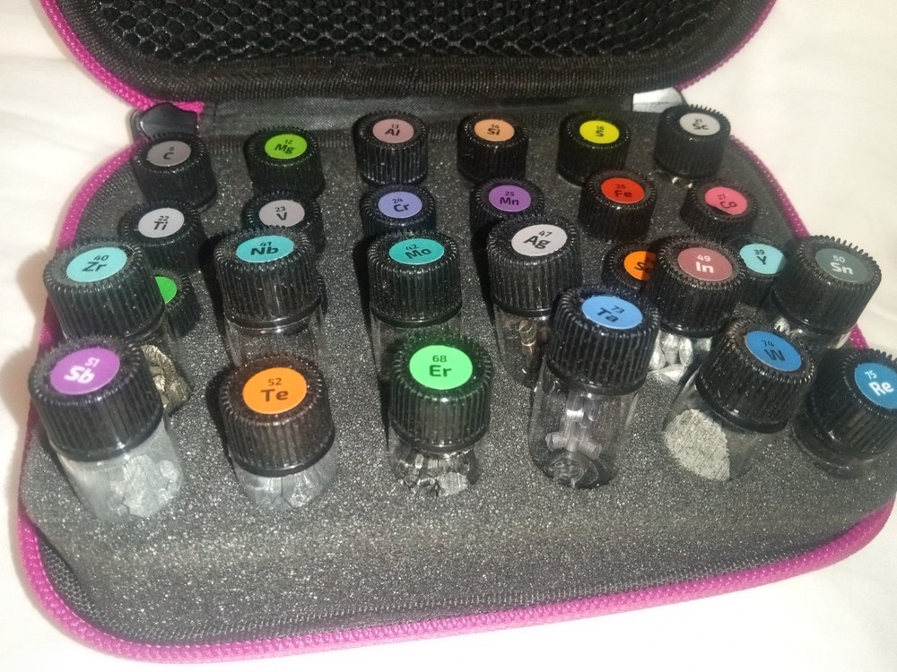 Periodic Table Elements Set 32 Samples Labeled Glass Vials including gram gold
