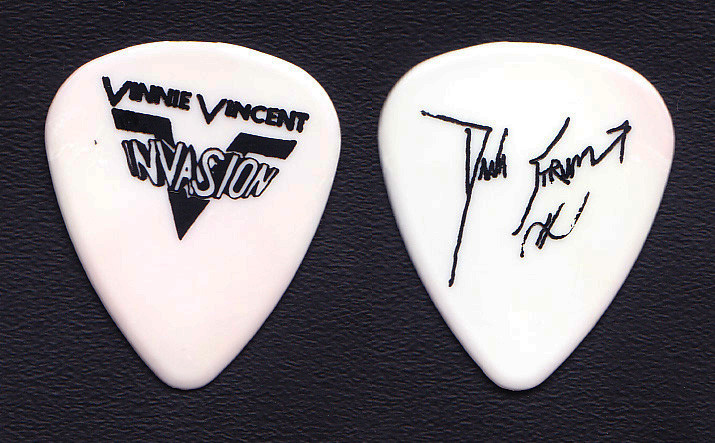 Vinnie Vincent Invasion Dana Strum Signature White Guitar Pick - 1986 Tour KISS