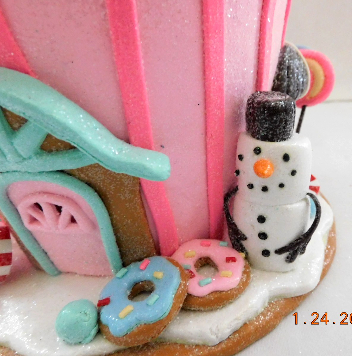 New 2025 Trimsetter Gingerbread Light Up LED "Round Pink House" 9.5"T x 7.5"