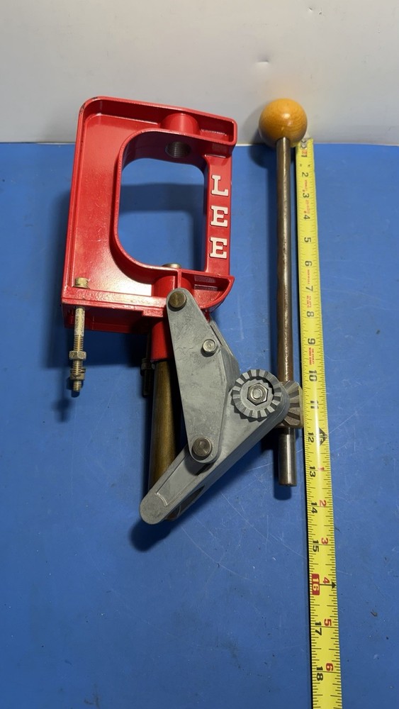 Lee Precision Single Stage Challenger Breech Lock Reloading Hand Press90588 Read