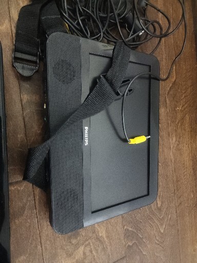 Philips PD9012/17 Dual Screen 9" Portable DVD Player