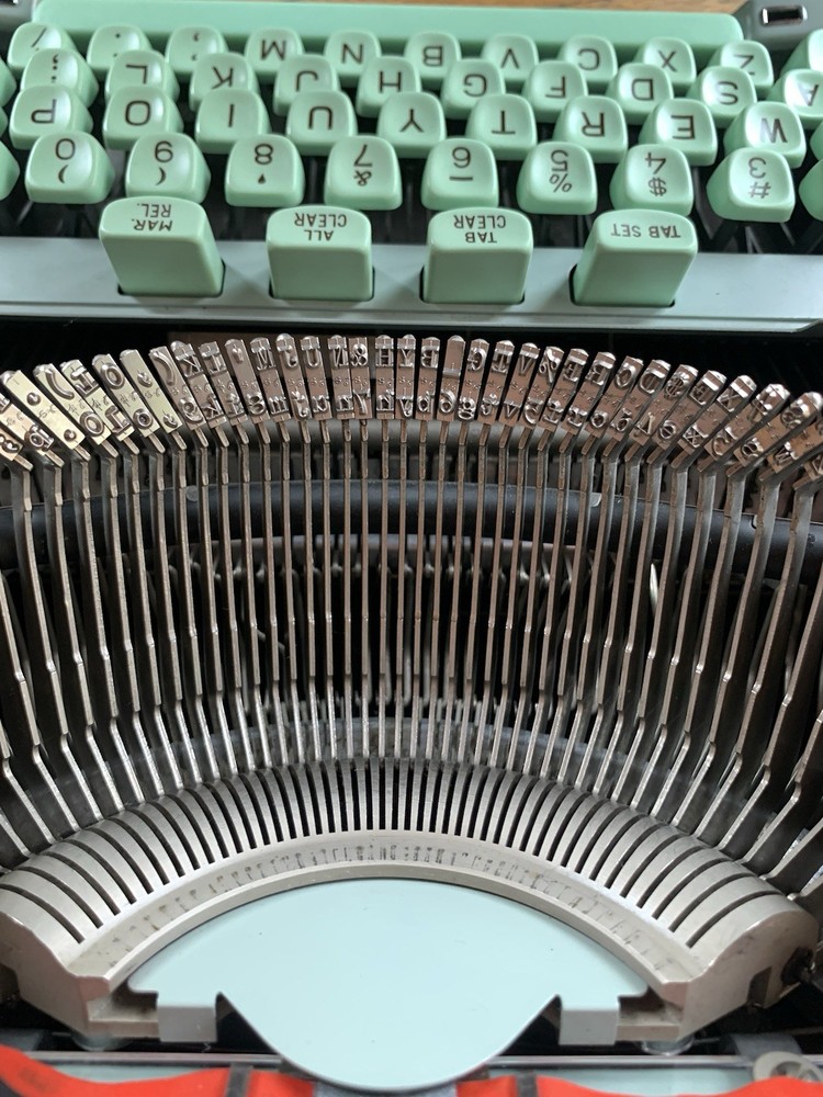 hermes 3000 portable typewriter