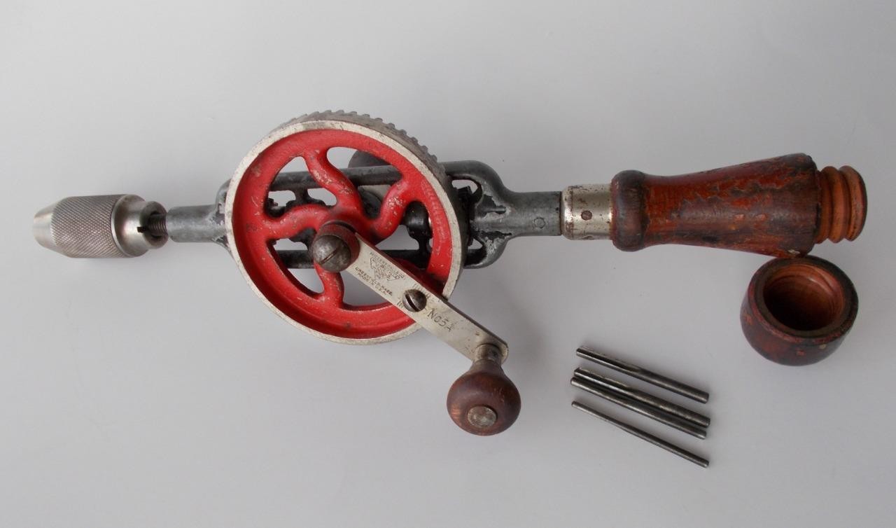 Vintage Millers Falls No 5A Eggbeater Hand Drill w/Bit Storage & Bits