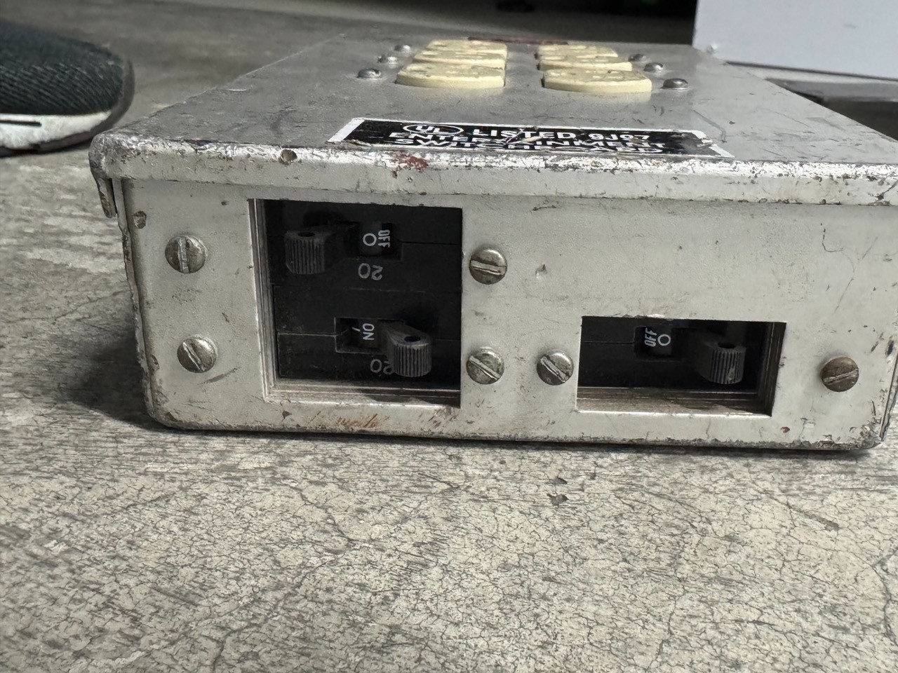 Mole-Richardson 60 Amp 6 Receptacle Box