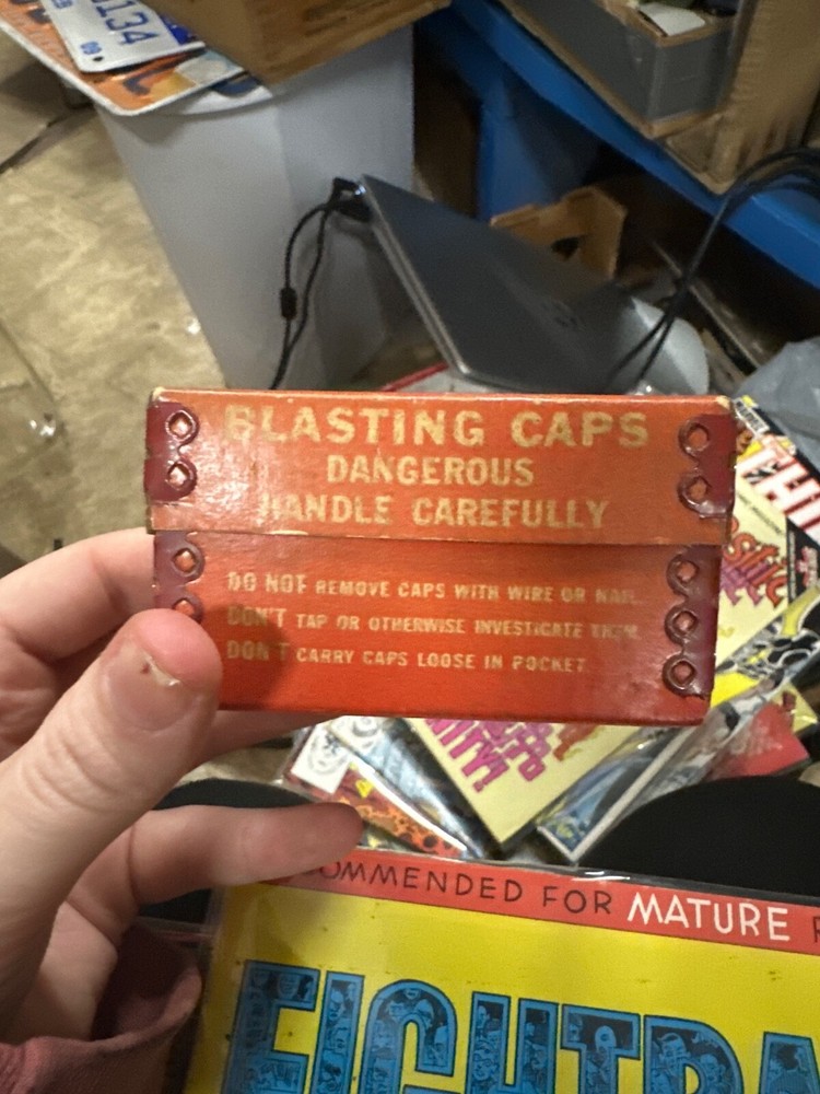 no. 6 Blasting caps du point cardboard box 100 count empty