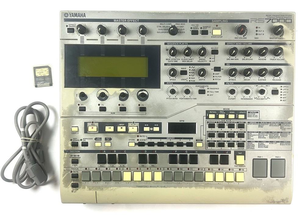 YAMAHA RS7000 Drum Machine Sequencer Sampler GrooveBox  (Read Description)