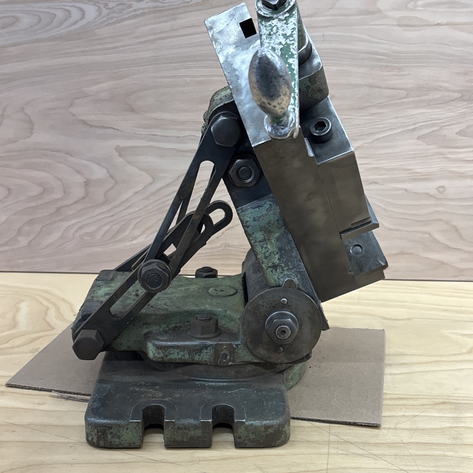 Brown & Sharpe No 3 Universal Tilting Vise 6” Jaw Double Swivel Base