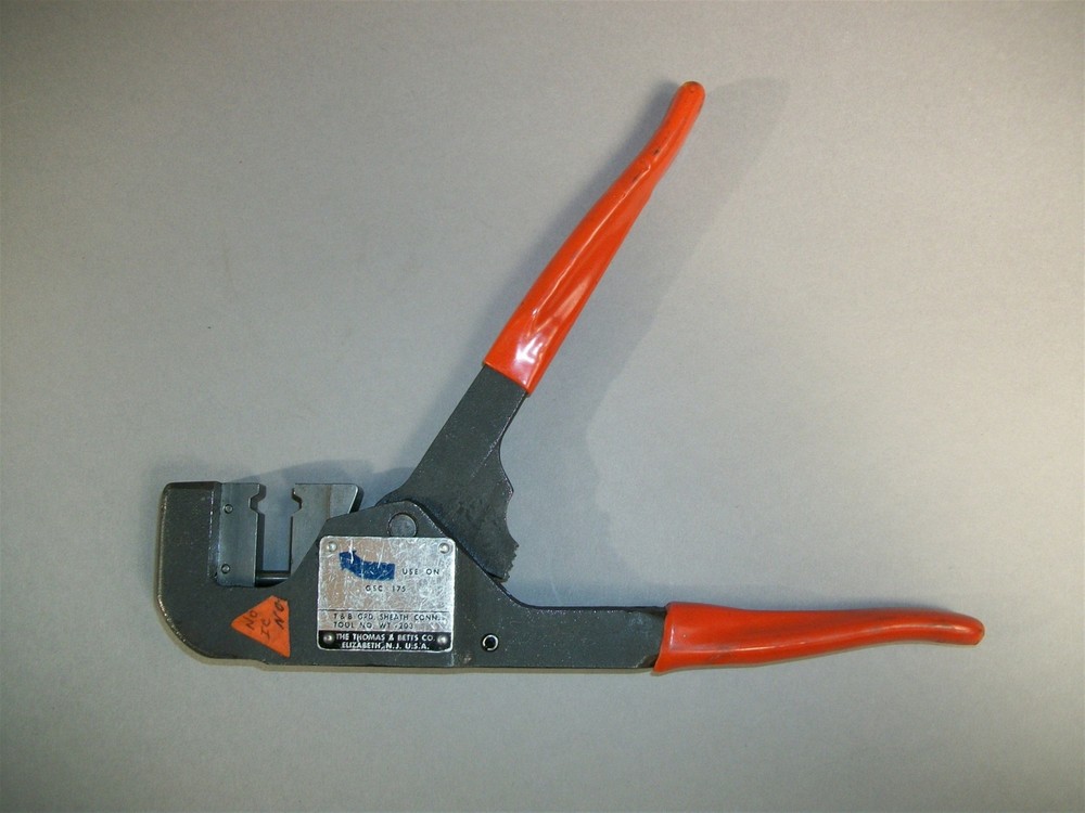 Thomas & Betts WT-203 Grd Sheath Conn GSC 175 - USED