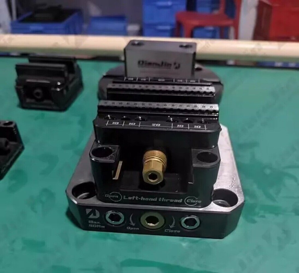 Four and Five-axis Fixture Self-centering Vise Zero-point Quick-change Four-axis