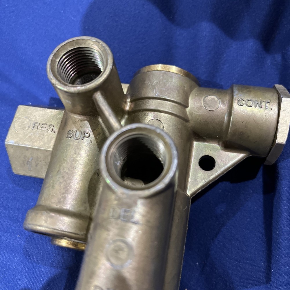 Genuine Sealco 110800 Enhanced Spring Brake Priority Control Valve