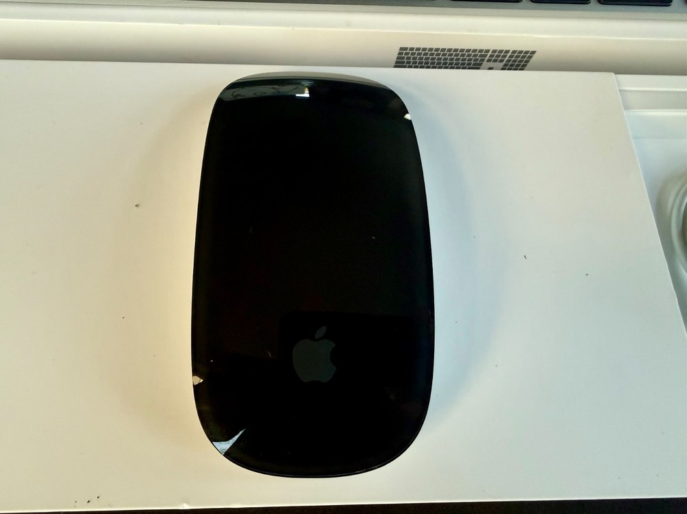 Apple A1843 Magic Wireless Bluetooth Keyboard and A1657 Magic Mouse 2 Combo
