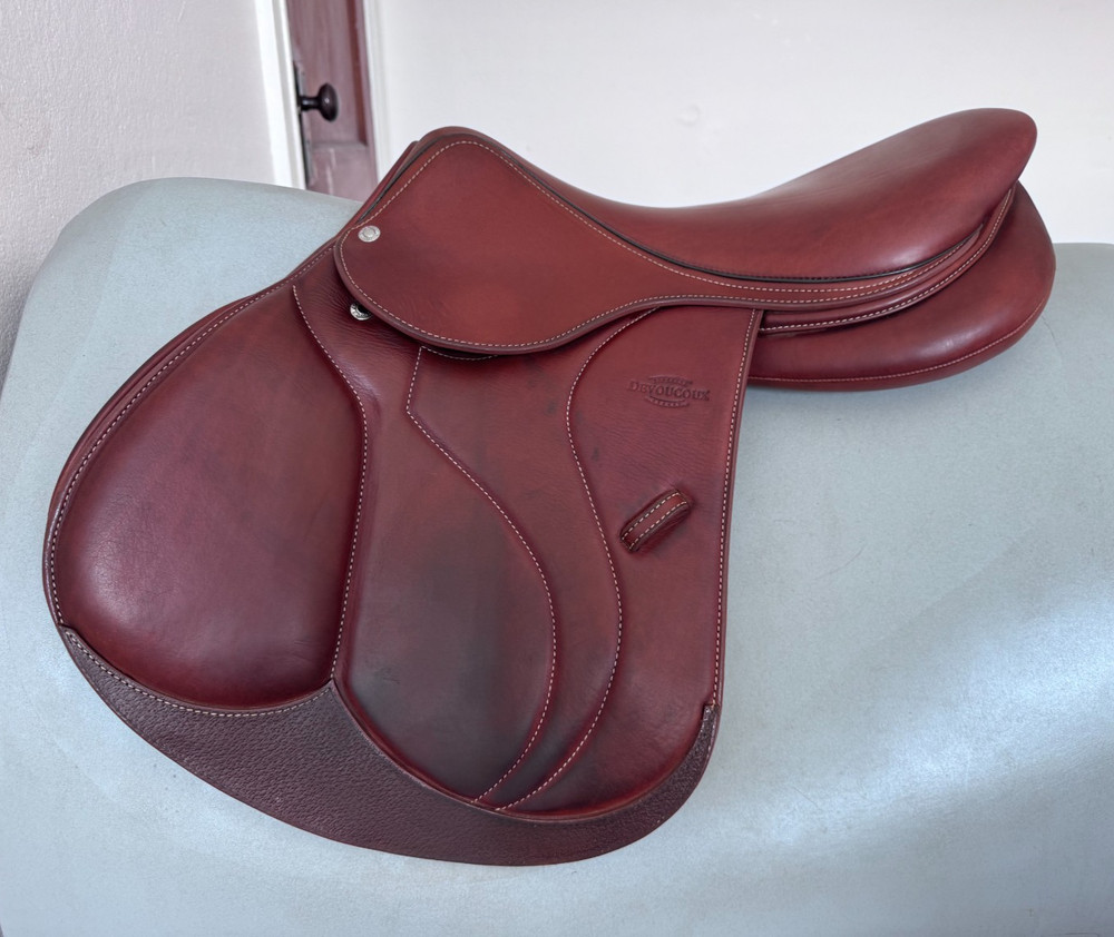 17.5" Devoucoux Biarritz S Saddle - 2022 - 1AA - Full Buffalo - MINT!