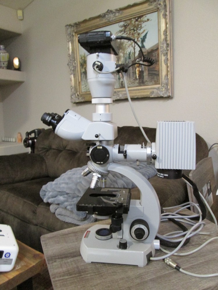 ZEISS 872 E Microscope .. Excellent condition .. Ready to go to work