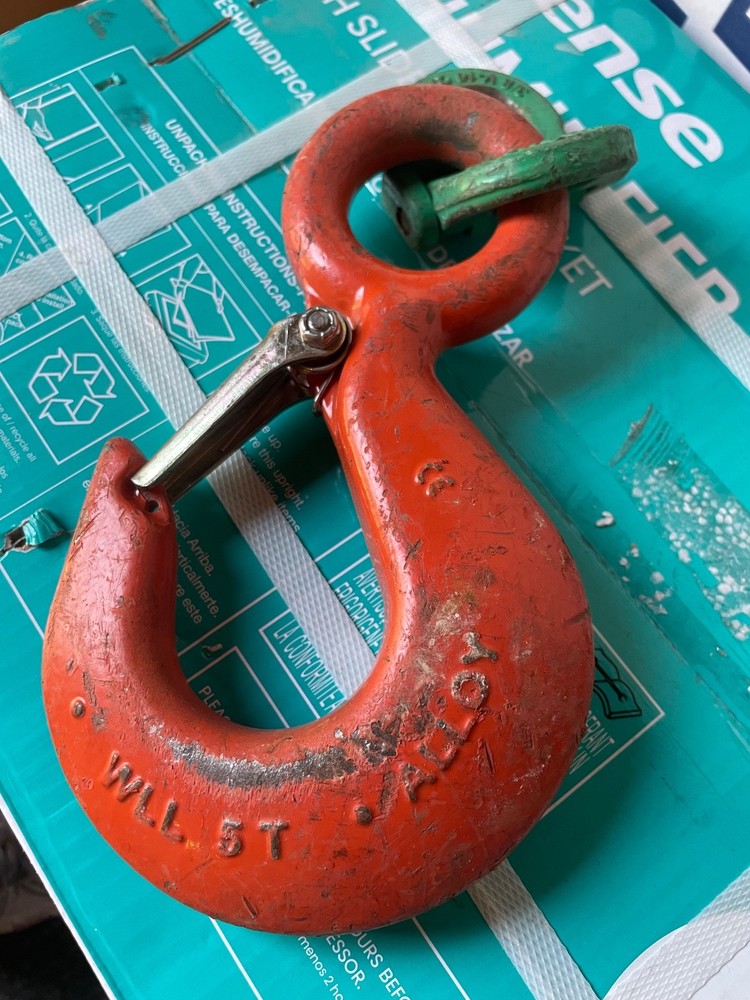 Campbell  #27 Alloy Hoist Hook w/Latch & Coupling Link, Grade 100
