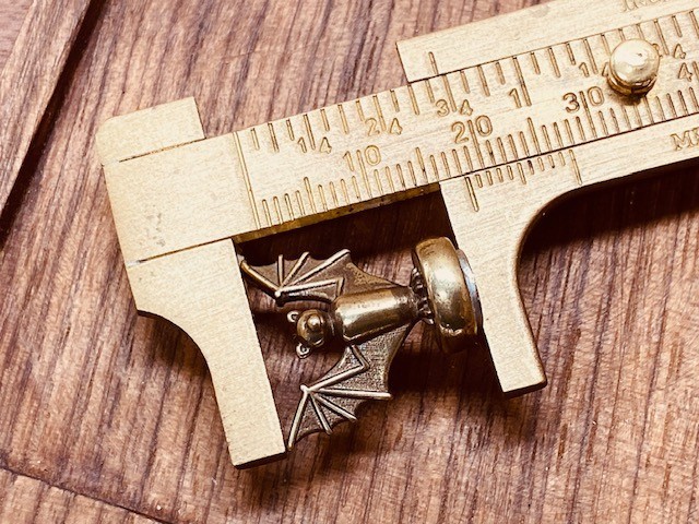Halloween hinge head, "door pet" Bat