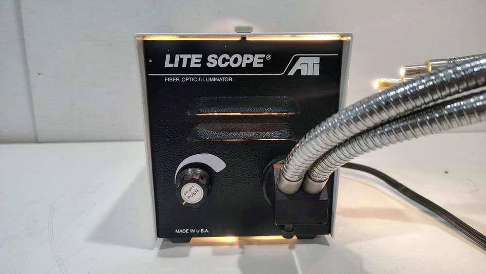 Fiber Optic Illuminator Lite Scope Cold Light Source Generates high-Intensity