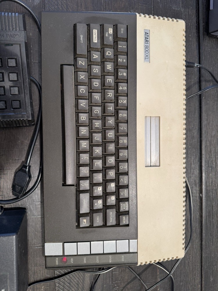 Vintage Atari 800XL Home Computer
