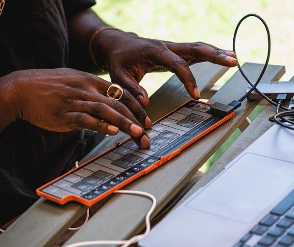 Korg nanoKEY Fold Keyboard. Beige.