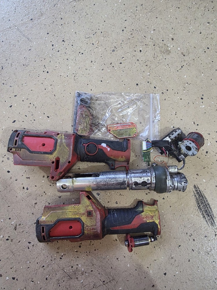 milwaukee force logic cable cutter m18 2672-20