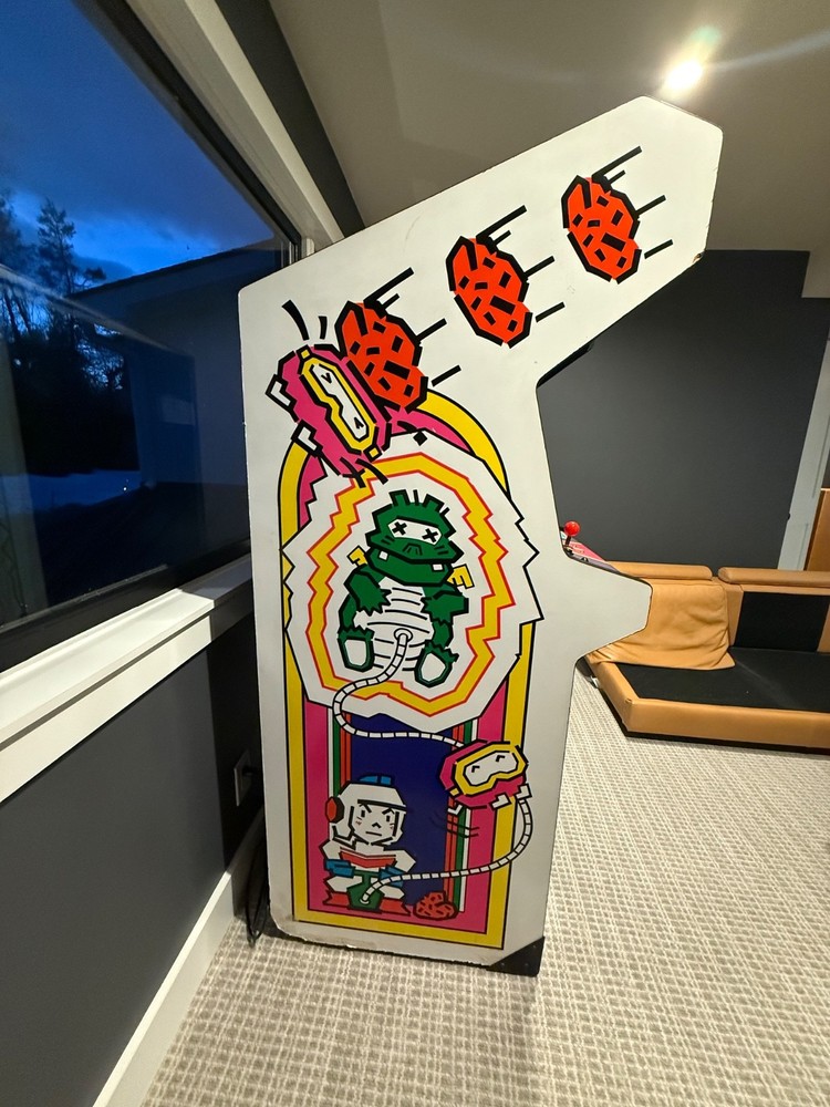 DIG DUG ARCADE MACHINE by ATARI (Excellent Condition) *RARE*