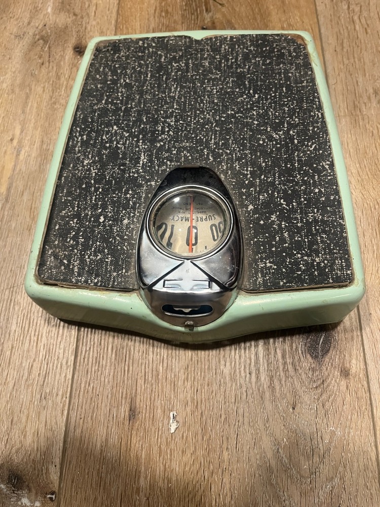 MID CENTURY BATHROOM SCALE