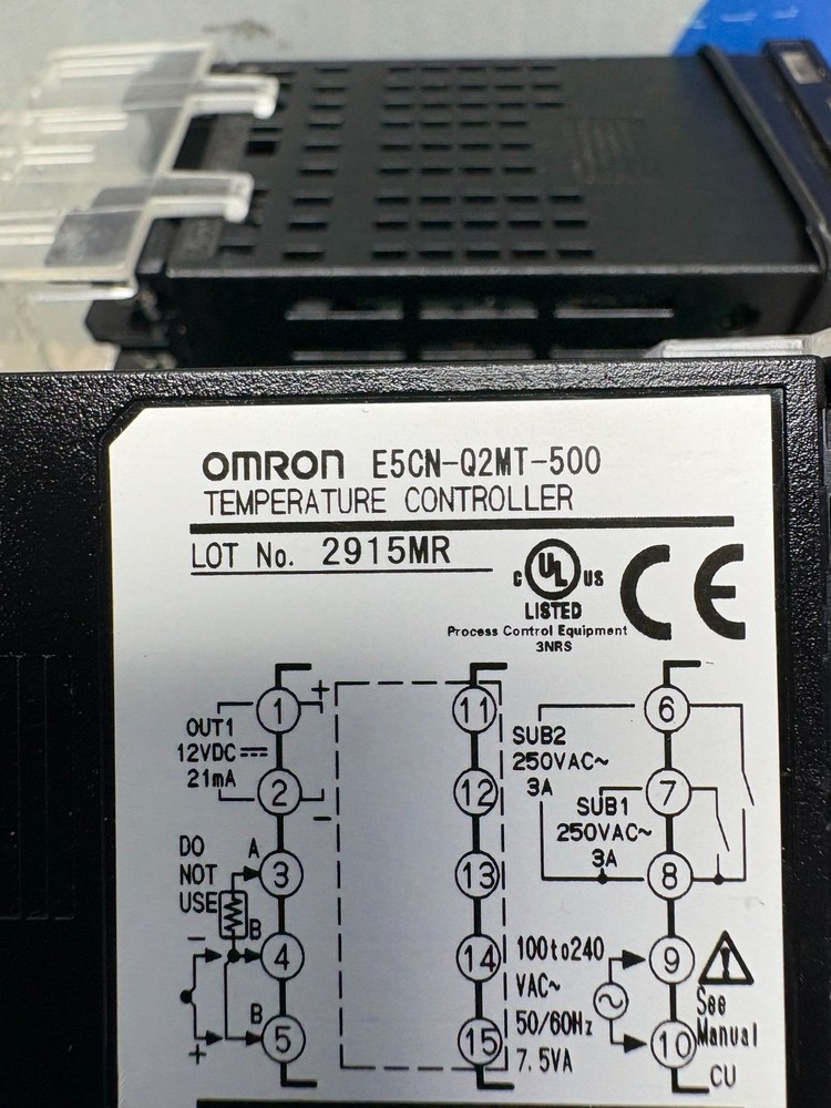 (LOT OF 2) OMRON TEMPERATURE CONTROLLERS E5CN-Q2MT-500