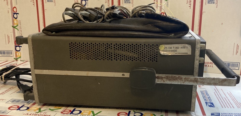 UNTESTED - AS-IS - HP 1600A Logic State Analyzer W/ 4x OEM HP Data Probes