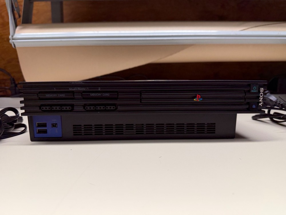 SONY PLAYSTATION 2 PS2 FAT W/CONTROLLER & CABLES FULLY FUNCTIONAL + GAME