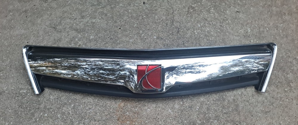 2008-2010 Saturn Vue Front Upper Grille Chrome w/ Emblem 2009