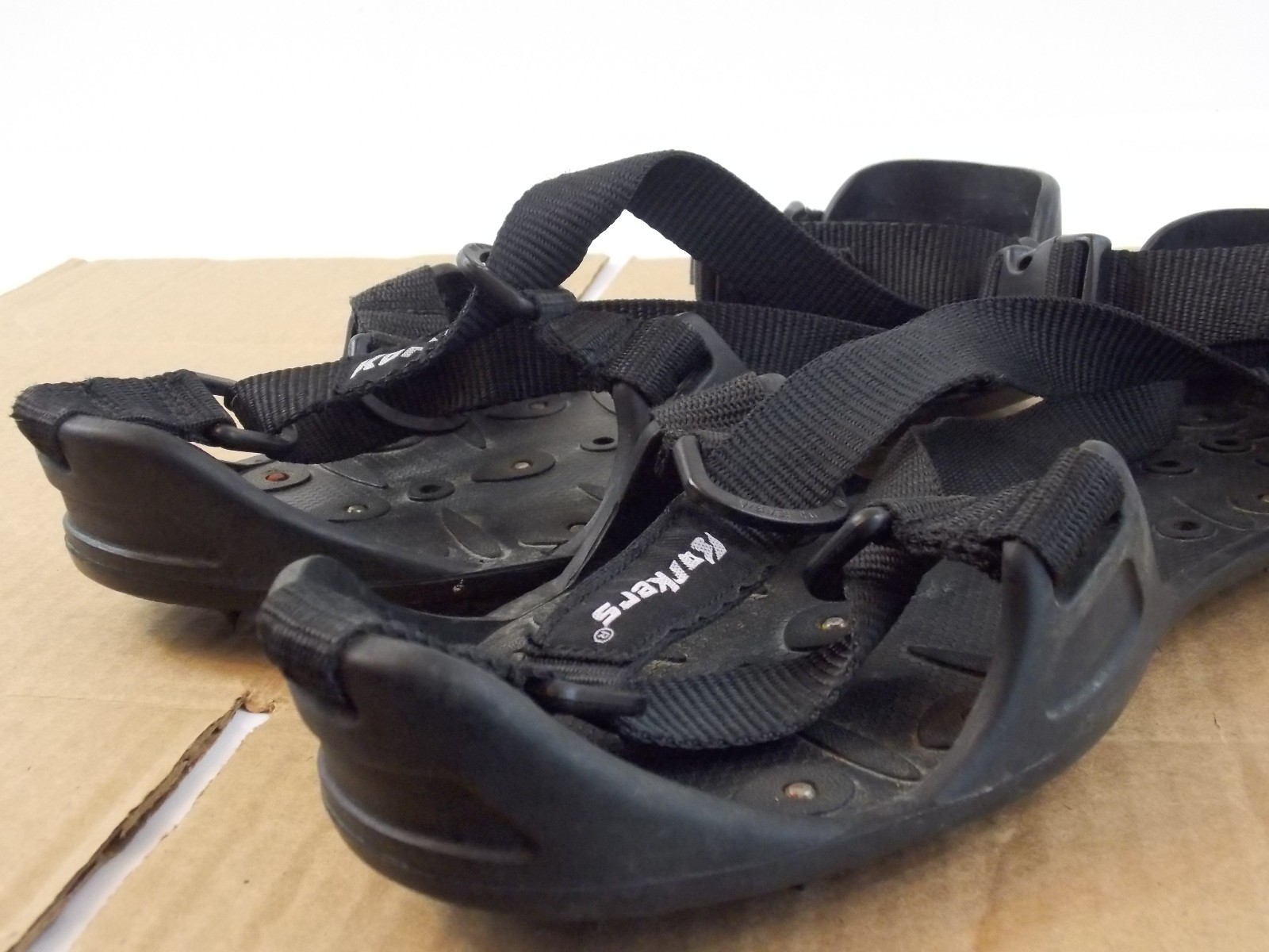 Korkers Rocktrax Plus Medium cleated overshoes fishing etc