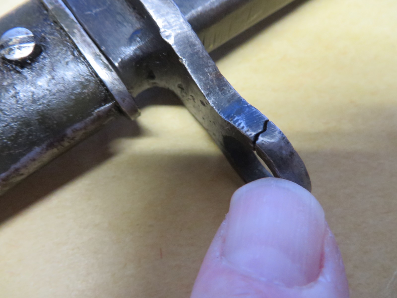 WWI GERMAN ERSATZ BAYONET Very Good Original Condition (crack on mount ring)