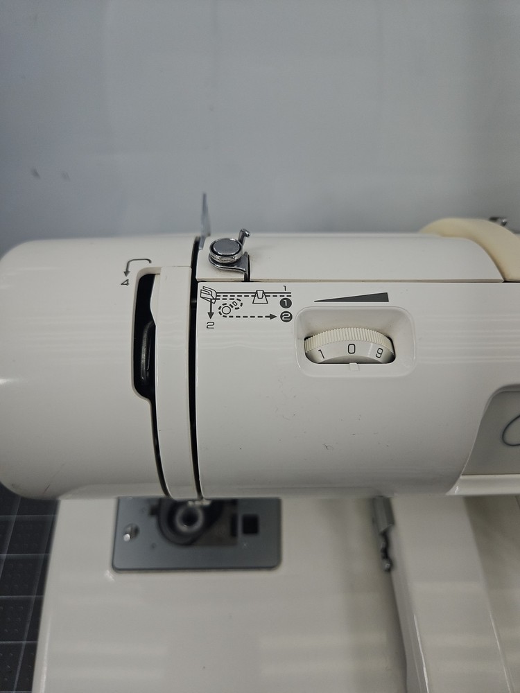 Simplicity Embroidery Only Machine Model SE2 Touch Screen White Works