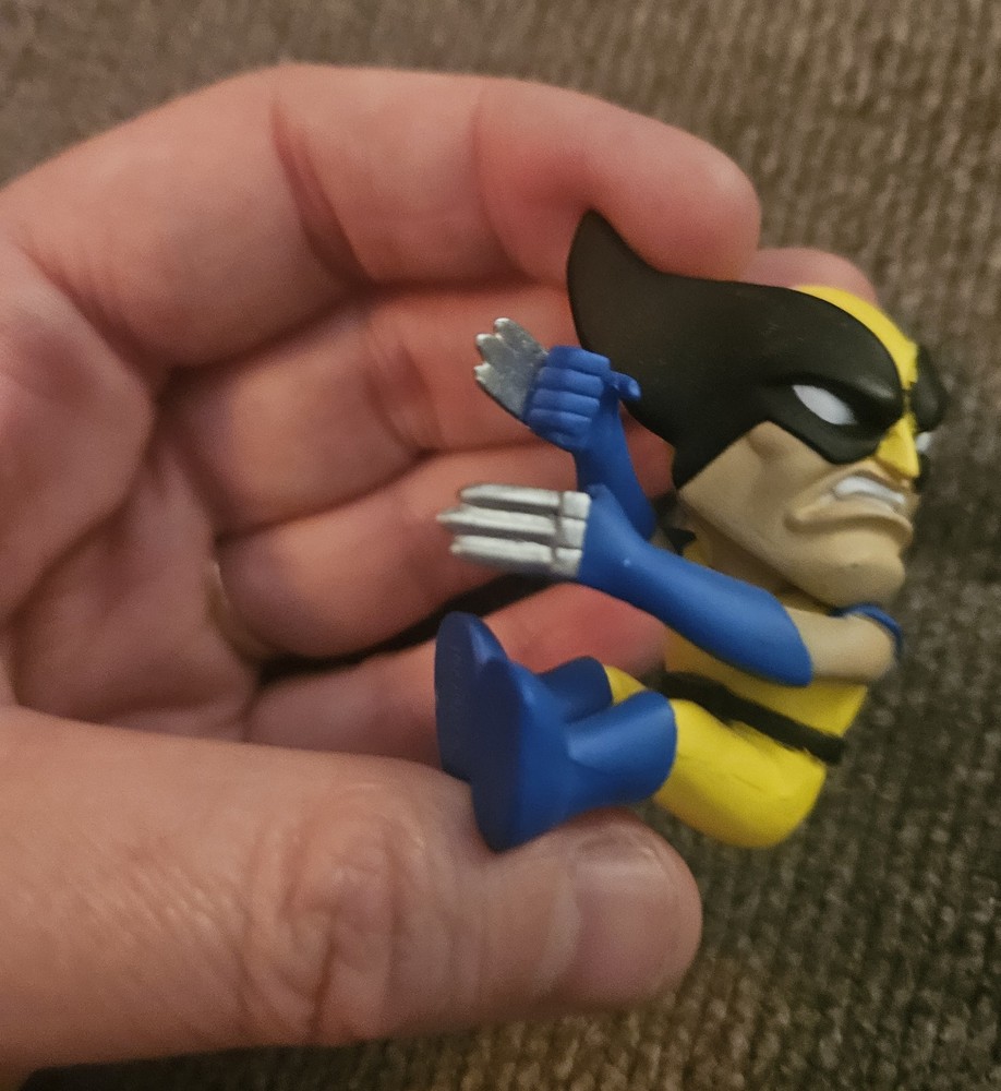 Marvel Comics MCU Studios X-MEN WOLVERINE Cable Cord Holder Climber Accessory 📲