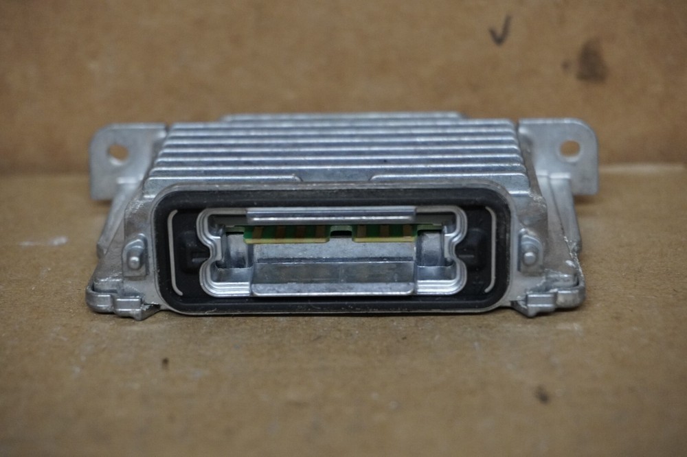 2010 2011 2012 Land Rover Range Rover Headlight Ballast Control Module 89089352·