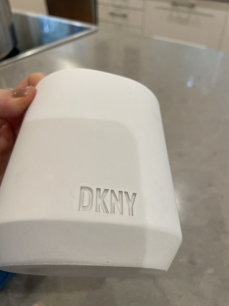 DKNY WHITE LUCITE TOOTHBRUSH HOLDER