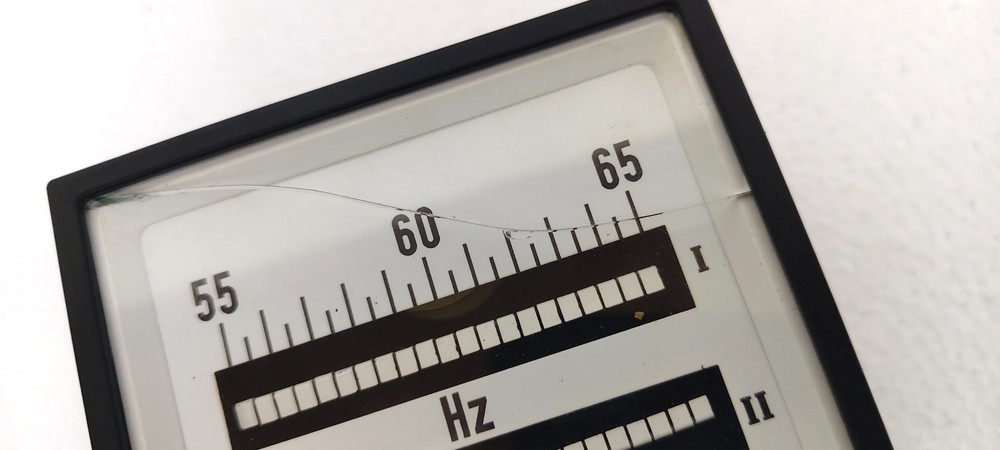 DEIF 2FTQ96 Double Frequency Meter 440V 55-65Hz Analog Panel Meter