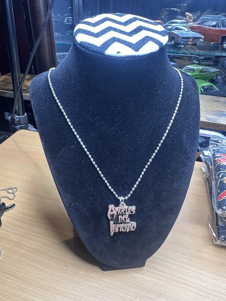 Angeles Del Infierno