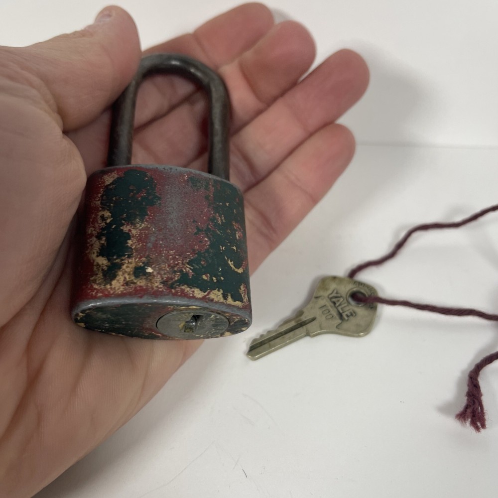 Vintage Yale Pad Lock With Key 100