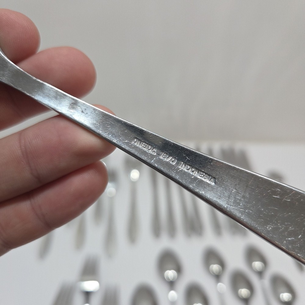 29pcs Oneida Windward 18/0 Stainless Flatware