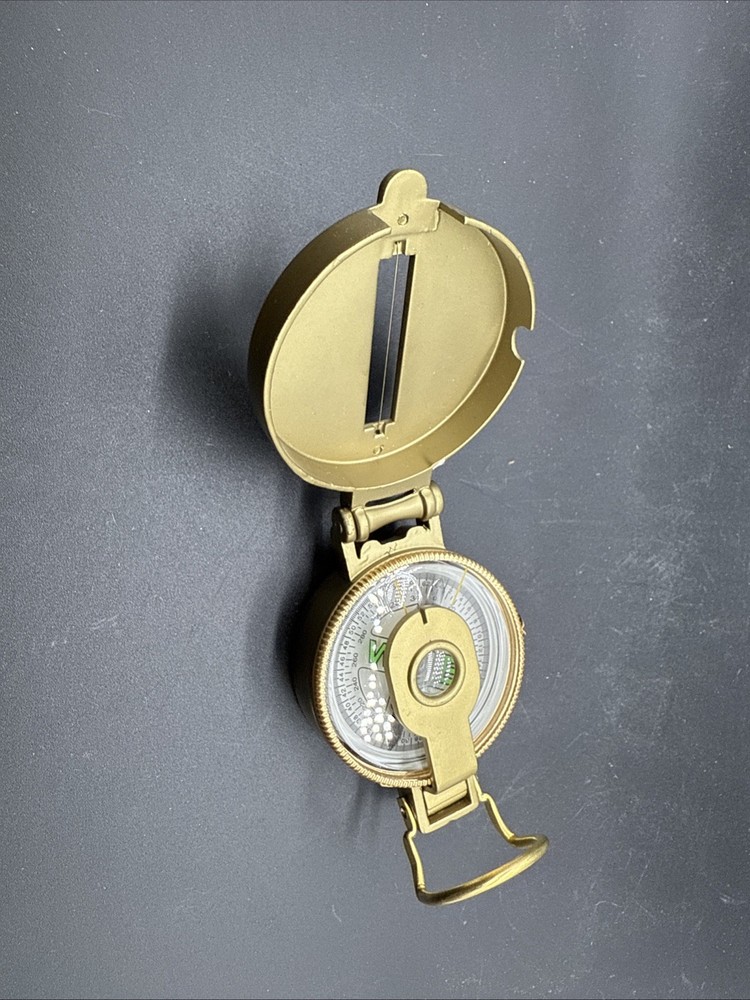 Metal compass vintage
