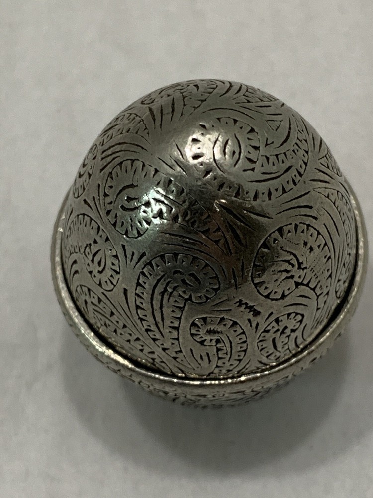 Vtg 80s Silvertone Egg Shape 2” Presentation Box Footed Scroll Detail