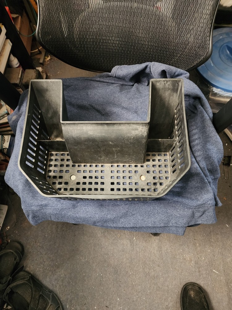 Bottom Under Saet Floor Basket