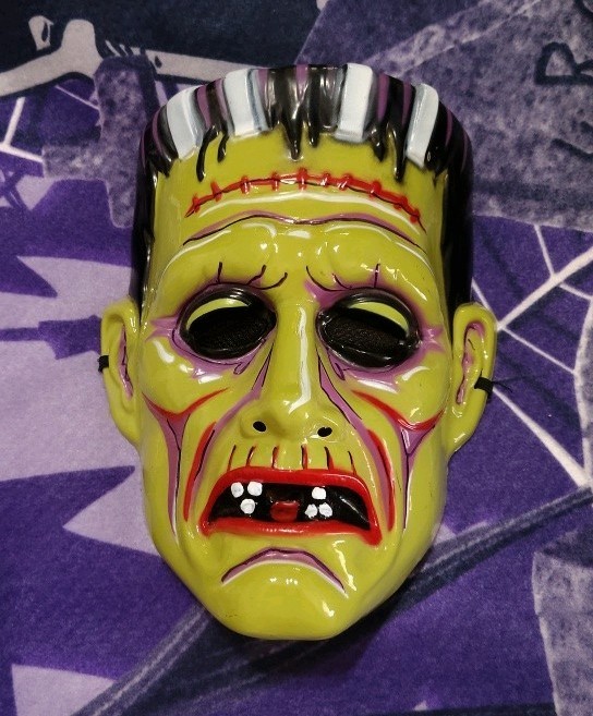 MONSTER 8" x 11" PLASTIC FRANKENSTEIN HALF MASK Retro Style  pre-owned