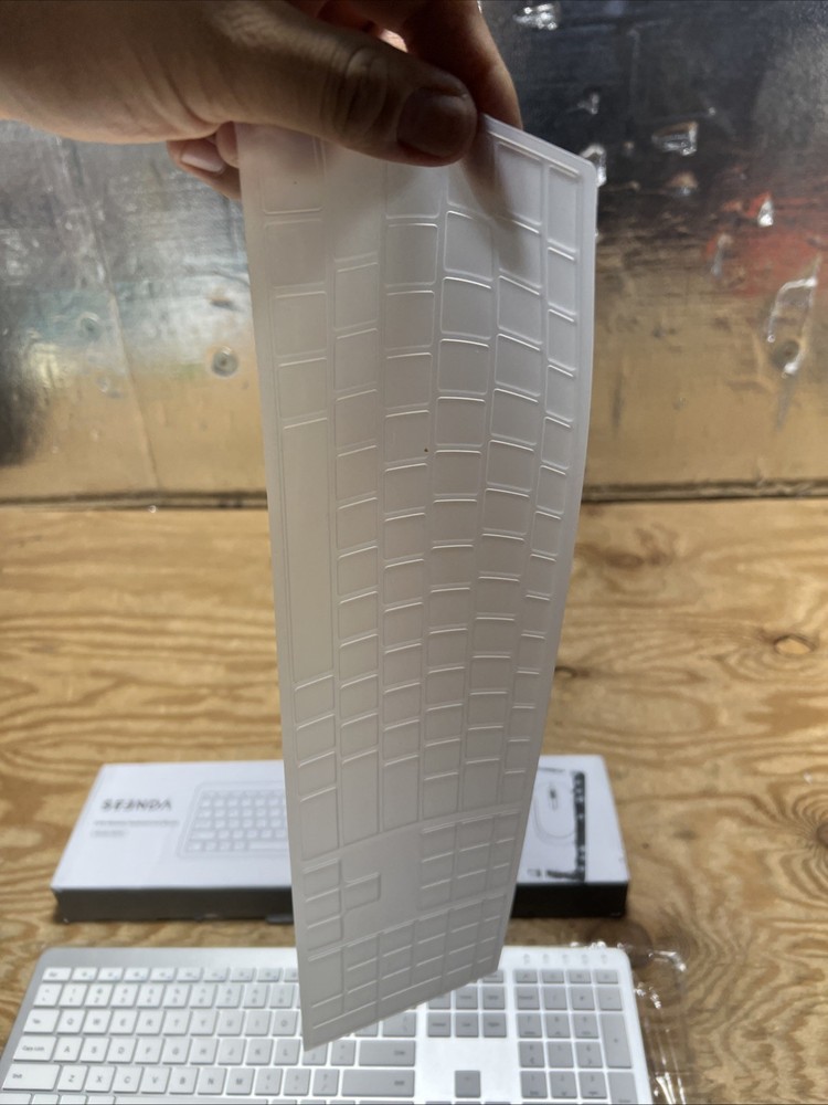 Seenda Multi-Device Wireless Keyboard And Mouse Combo SK38 *MISSING USB DONGLE*